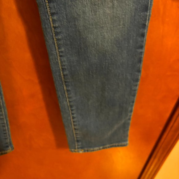 Old‎ Navy Original Mid Rise Women's Size 4 Short Blue Denim Jeans - Picture 6 of 12